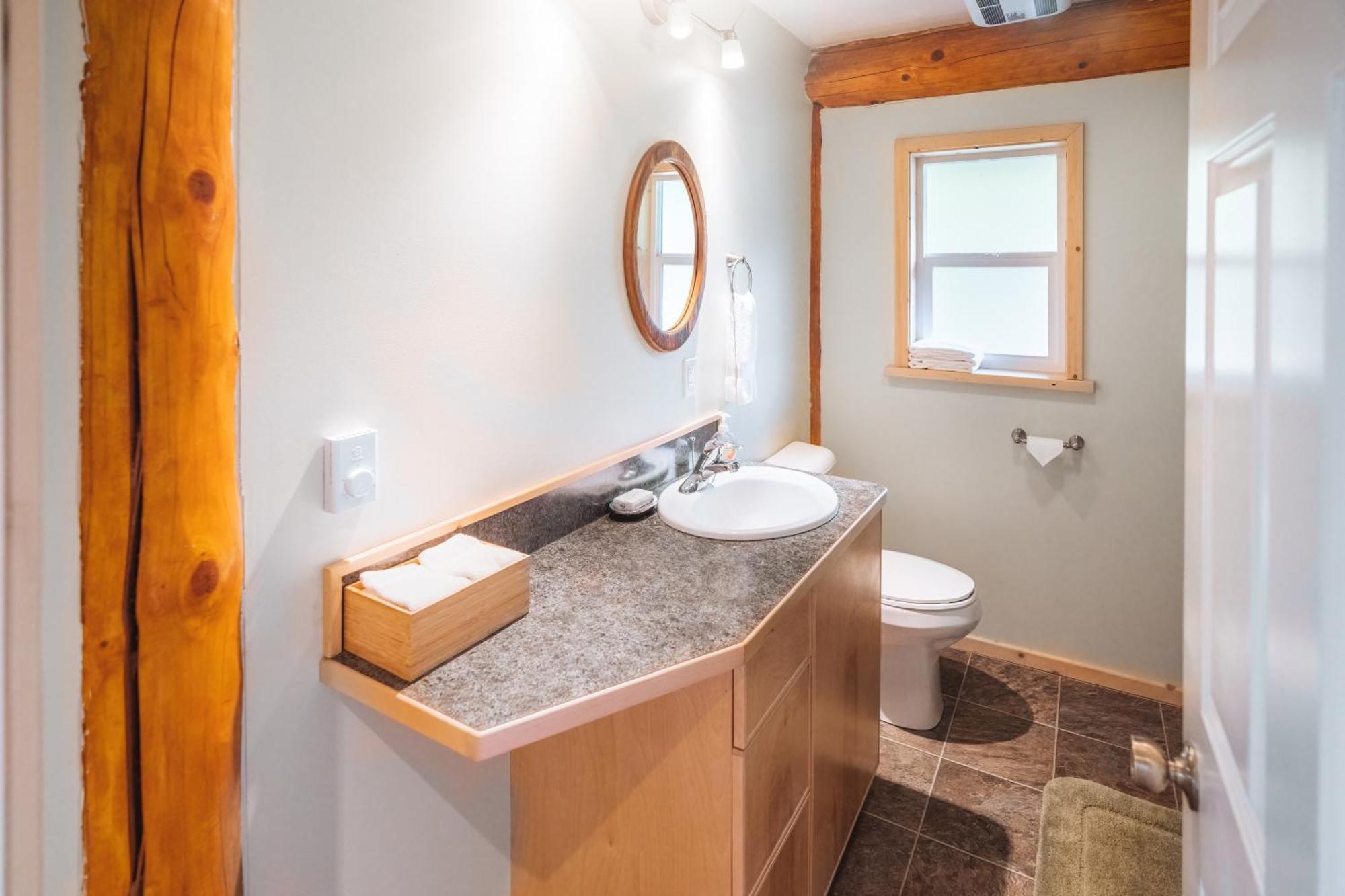 Bella Coola Grizzly Tours And Resort Hagensborg Exterior foto